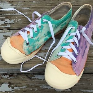 Upcycled Distressed Keens Mens 6